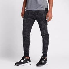 【ラスト数点】新品 NIKE テックフリース 黒 迷彩 カモフラ セットアップのサムネイル