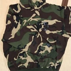 ELVIRA 迷彩パーカーのサムネイル