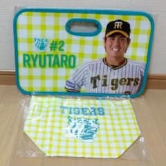 TORACO バッグ＆レジャークッション 梅野隆太郎選手  ランチトートのサムネイル
