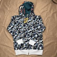 A BATHING APE ブルーカモ シャークパーカー WGMのサムネイル