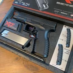 東京マルイ　XDM40ブラックモデル　ガスブロ　超美品　未使用に近いのサムネイル
