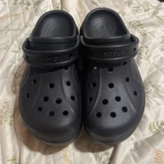 Crocs ブラック クロッグサンダルのサムネイル