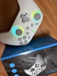 ワイヤレスコントローラー ホワイト 本体のサムネイル