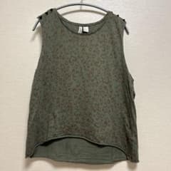 H&M ノースリーブ スタッズ付きハートヒョウ柄カットソー カーキ 切りっぱなしのサムネイル
