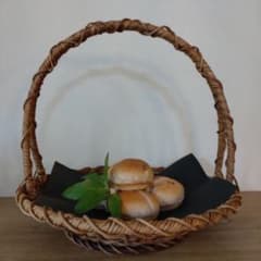 希少・秀逸品!!あけび取っ手付き浅籠（青森あけび籠作家作品