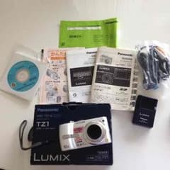 【値下げ】LUMIX  DCM-TZ1-S  デジタルカメラのサムネイル