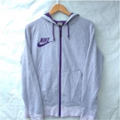 【NIKE/ナイキ】パーカー　スウェットのサムネイル