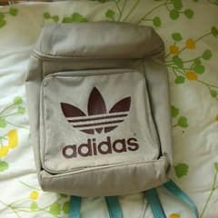 adidas リュックのサムネイル