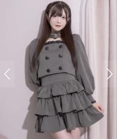 pium チョーカーベルトフリルトップス フリルティアードスカートセットのサムネイル