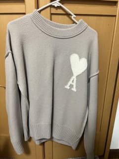AMI PARIS｜アミパリ ビックハートロゴ入り オーバーサイズニットのサムネイル