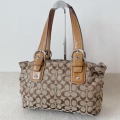 COACH Soho Signature Canvas Tote bag Y2K - メルカリ