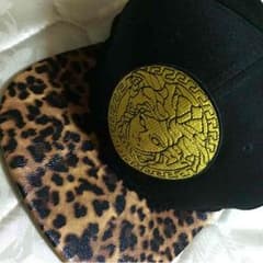 versace モチーフスナップバックのサムネイル