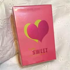 LOVELY SWEET 16 香水のサムネイル