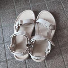 Teva ハリケーン　ベージュ スポーツサンダル 27.0のサムネイル