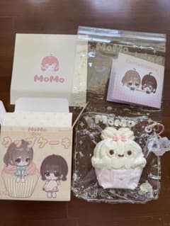 く*ま様 MoMo カップケーキ スクイーズ - メルカリ