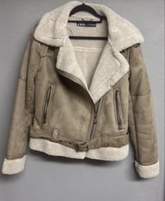 ZARA フェイクムートン ライダースジャケット ベージュのサムネイル