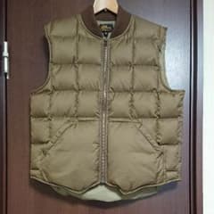【L.L.Bean】ダウンベスト カーキ色 L寸 汚れ有りのサムネイル