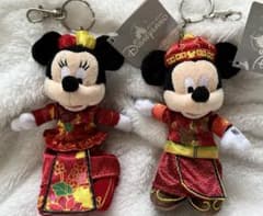 香港ディズニー　ミッキー&ミニーぬいぐるみキーホルダーのサムネイル