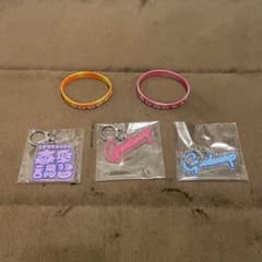 GOODWARP アクリルキーホルダー ラバーバンド まとめ売り - メルカリ