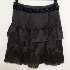 ☆美品☆ビジュー付きフリルスカートのサムネイル