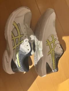 ASICS 1073A057 ホワイト×イエロー 27.0cmのサムネイル