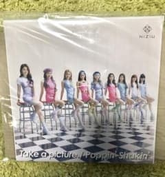 NiziU メガジャケット　CD購入特典のサムネイル