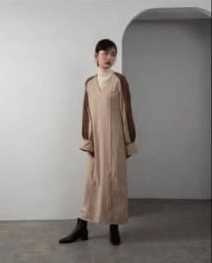 【新品タグ付き】amiur ロングワンピースのサムネイル