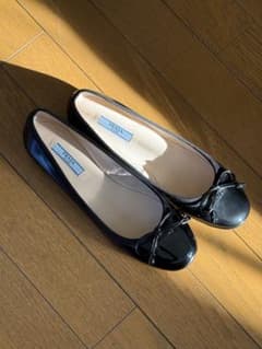 PRADA ブラック フラットシューズ リボン付きのサムネイル