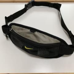 ナイキ ウエストポーチのサムネイル