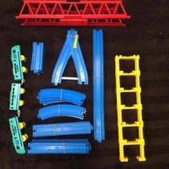 プラレール8点セット★橋、ブロック橋脚、線路各種、電車付き★のサムネイル