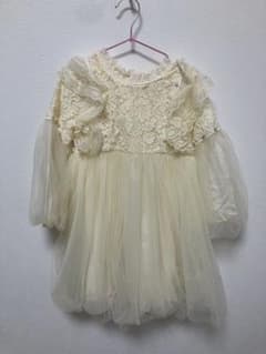 アイボリーフリルドレスのサムネイル