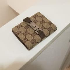 GUCCI 二つ折り財布のサムネイル