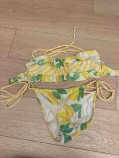 rienda suelta リエンダレモン柄ビキニのサムネイル