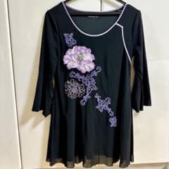 お値下げ【美品】ヴィヴィアンタム 刺繍チュニックのサムネイル