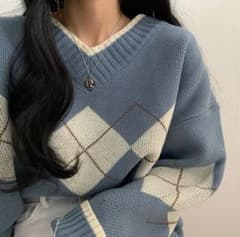 ダイヤモンドパターン Vネック ニットセーター - メルカリ