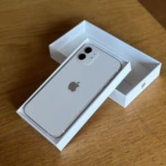 美品・iPhone 12 ホワイト 64 GB docomoのサムネイル
