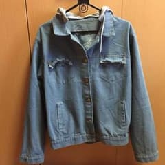 薄手のデニムジャケット！のサムネイル