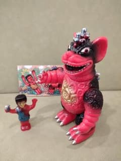 ソフビ　chubbytoys バサンゴン　赤　izumonster　安楽安作 ソフビ chubbytoys バサンゴン 赤 izumonster 安楽安作 - メルカリ