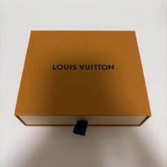 LOUIS VUITTON ギフトボックス 保存袋 カードセットのサムネイル