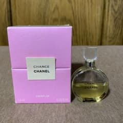 CHANEL 香水のサムネイル