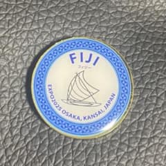 激レア フィジーパビリオン Fiji ピンバッチ 大阪万博 - メルカリ