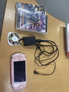 Sony PSP 3000本体 充電器、SDカード、バッテリー、カセット×3 - メルカリ