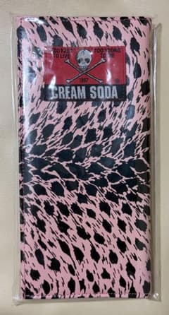 クリームソーダ　ピンク ヒョウ柄　財布のサムネイル