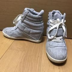 ヒールインスニーカーのサムネイル
