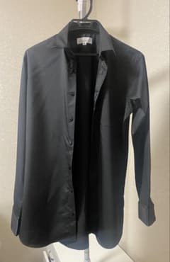 ブラック長袖シャツ ポケット付きのサムネイル