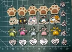 猫 肉球 チャーム25点 まとめ売り ハンドメイド パーツのサムネイル