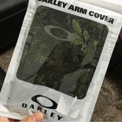オークリーアームカバー【値下げ】のサムネイル