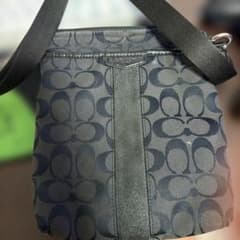 COACH シグネチャー ショルダーバッグ ブラックのサムネイル