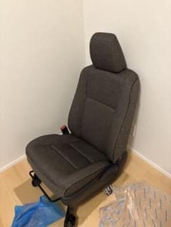 【新車外し、未使用品】シエンタ現行モデル　助手席シート（カーキ）のサムネイル