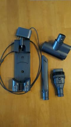 ダイソン掃除機充電器＋付属品3点のサムネイル